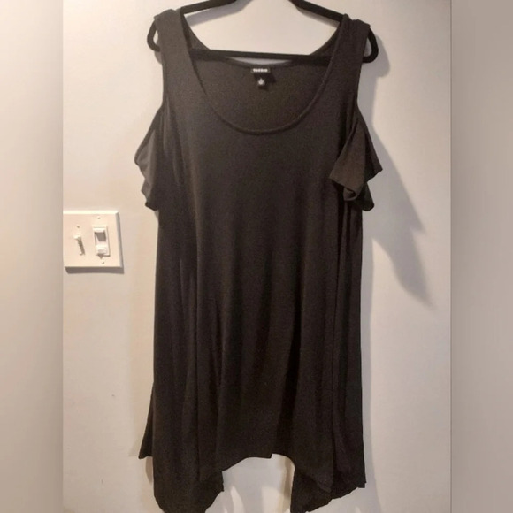Torrid Classic Black Cold Shoulder Trapeze Jersey Dress in Size 3 - Picture 2 of 9